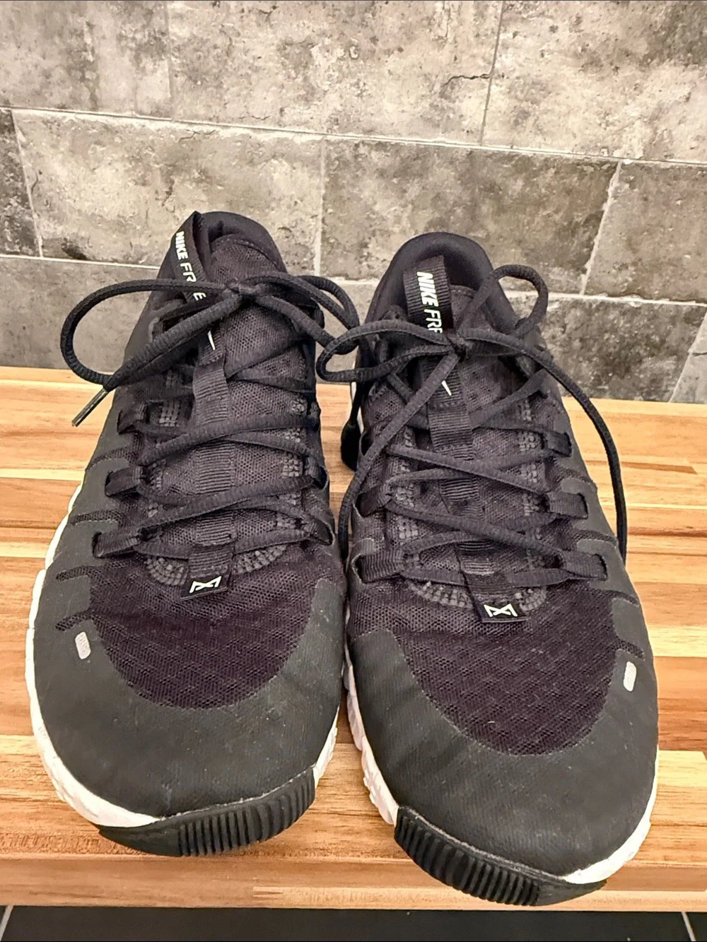 Nike Free Metcon 5 Black and White Men's Athletic Training Shoes size 10
